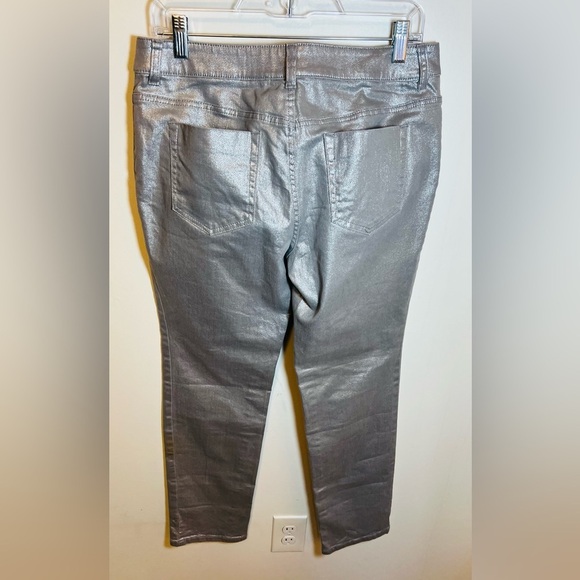 Chico's‎ Platinum Metallic Silver Flat Front Pants Size 0.5 or US Size 6 - Picture 4 of 9